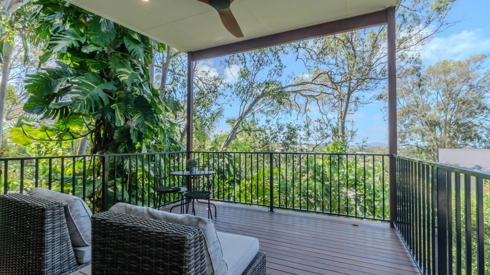 וילה הוילה בודרים Our Treehouse Near Mooloolaba